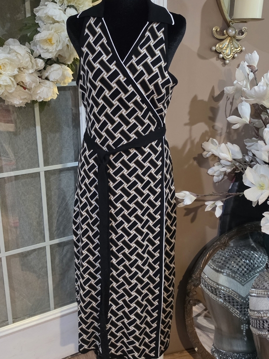 Diane Von Furstenberg Dresses & Skirts - Diane Von Furstenberg Black and Cream Geometric Wrap Maxi Dress